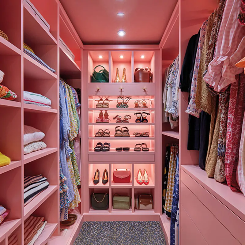 Deluxe Walk-in Wardrobe